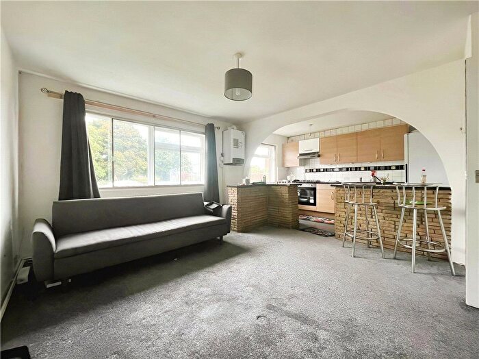 2 Bedroom Flat To Rent In Riverside Road, Stanwell, Staines-Upon-Thames, Surrey, TW19