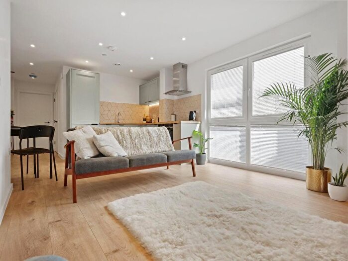 1 Bedroom Flat For Sale In Park Road, Poole, BH15