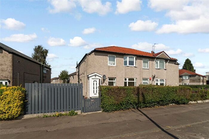 3 Bedroom Flat For Sale In Castlemilk Road, Glasgow, Glasgow City, G44