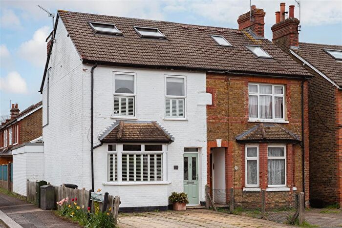 4 Bedroom Semi Detached House For Sale In Monson Road, Redhill, RH1