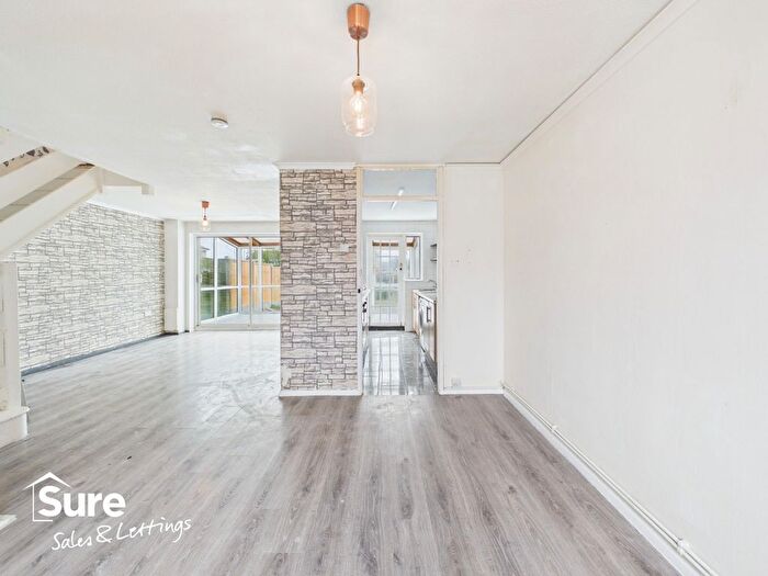 3 Bedroom Semi Detached House To Rent In Dickens Court, Hemel Hempstead, Hertfordshire, HP2