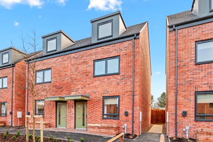 3 Bedroom Semi-Detached House To Rent In Eredine Crescent, Milton Keynes, Buckinghamshire, MK5