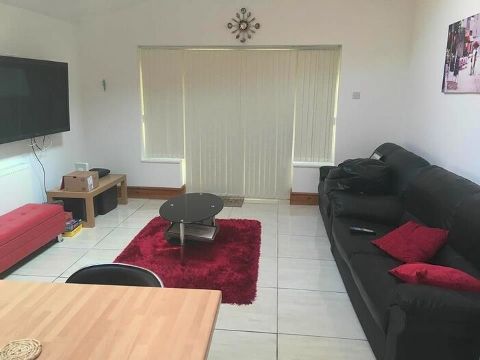 10 Bedroom Semi-Detached House To Rent In Tiverton Road, Selly Oak, Birmingham, B29