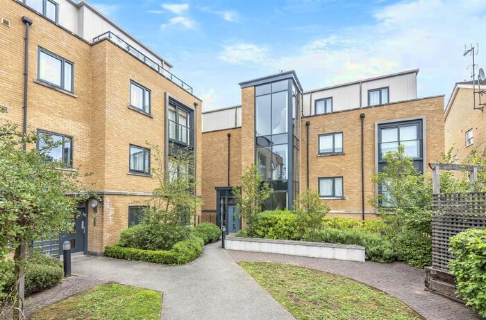 1 Bedroom Flat To Rent In Sanderstead Road, Sanderstead, South Croydon, CR2