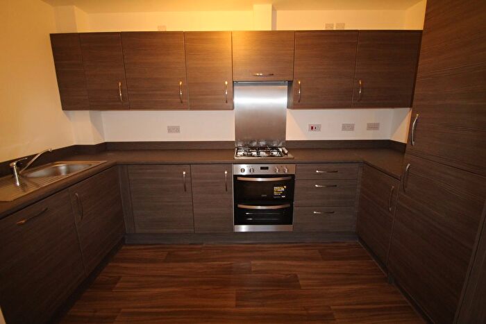 2 Bedroom Flat To Rent In Springfield Gardens, Glasgow, G31