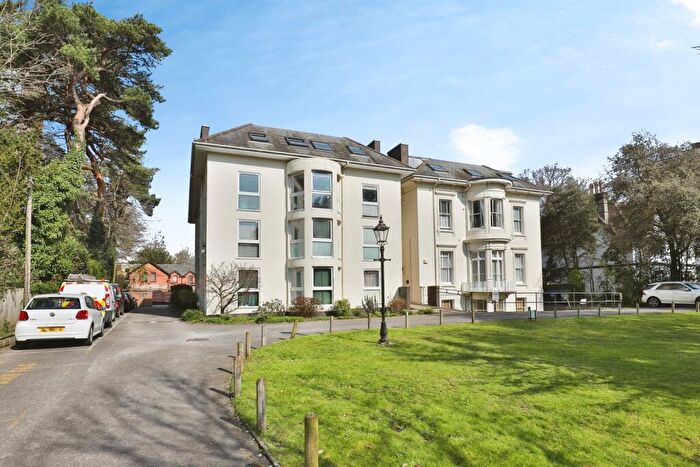 2 Bedroom Flat For Sale In Christchurch Road, Bournemouth, Dorset, BH1