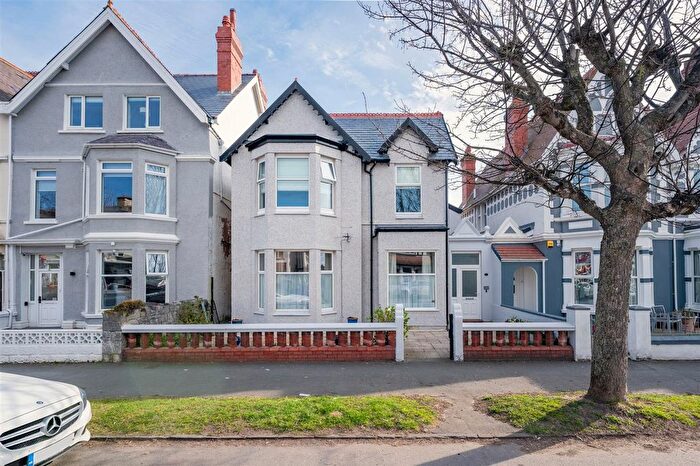 2 Bedroom Flat For Sale In Great Ormes Road, Llandudno, LL30