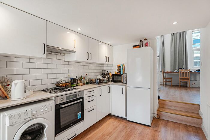 1 Bedroom Flat For Sale In Trinity Road, London, SW17