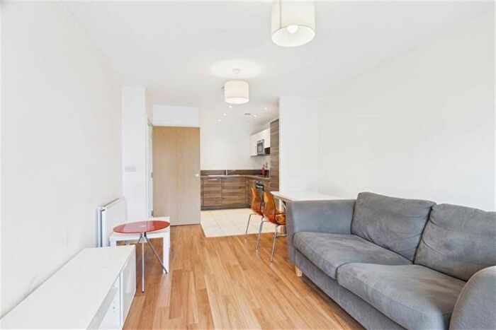 1 Bedroom Flat To Rent In , Connaught Heights, Silvertown, E16