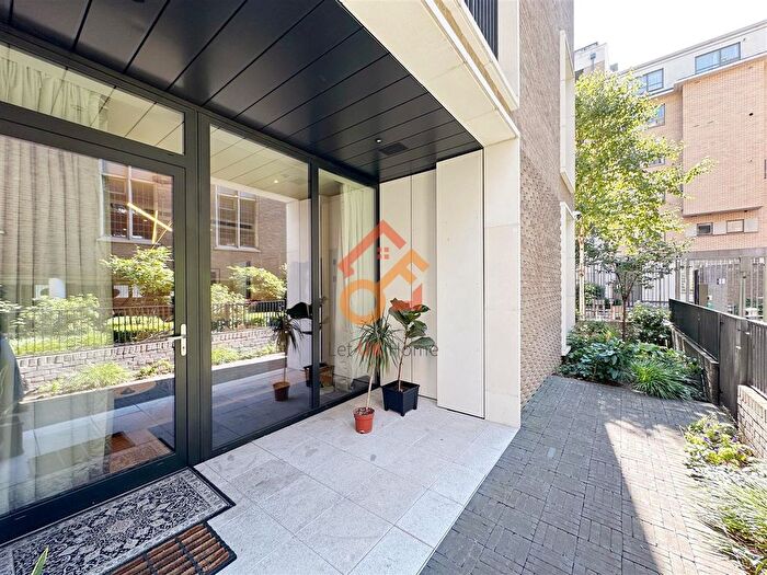 2 Bedroom Flat To Rent In Brackley Street, Clarendon Court, London, EC1Y