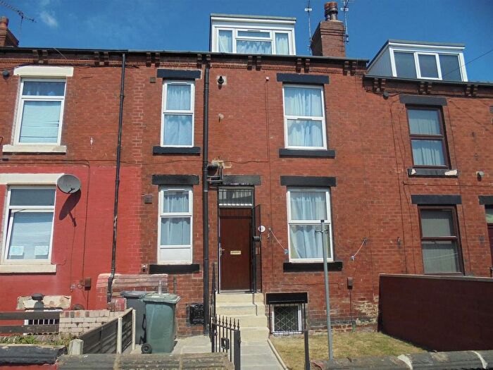 2 Bedroom Terraced House To Rent In Brown Lane, Holbeck, Leeds, LS11