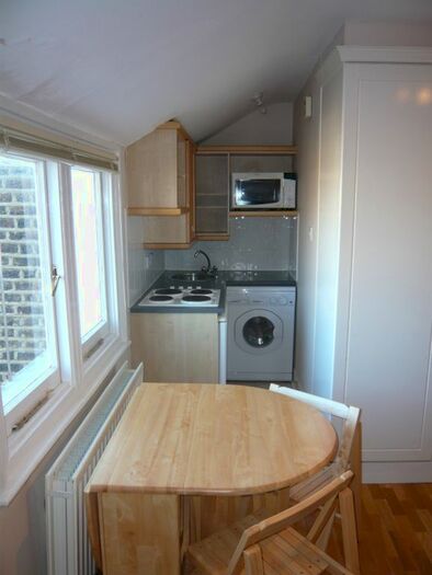 Studio To Rent In Pembridge Square, Notting Hill, W2