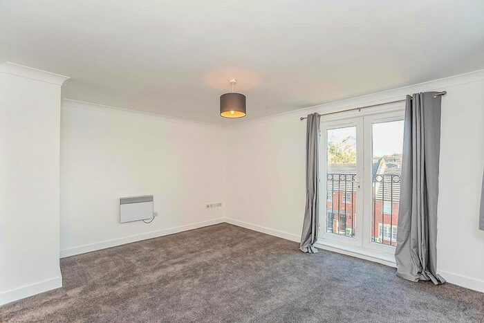 1 Bedroom Flat To Rent In Brook Square, London SE18