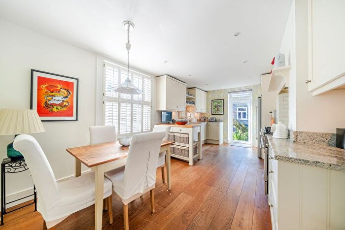 3 Bedroom Maisonette For Sale In Felsham Road, Putney, London, SW15