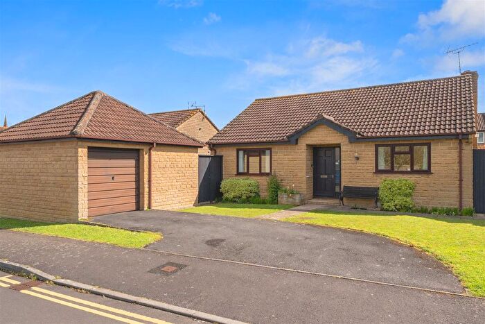 3 Bedroom Detached Bungalow For Sale In Greendale, Ilminster, TA19