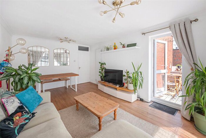1 Bedroom Flat For Sale In Albemarle Road, Beckenham, BR3