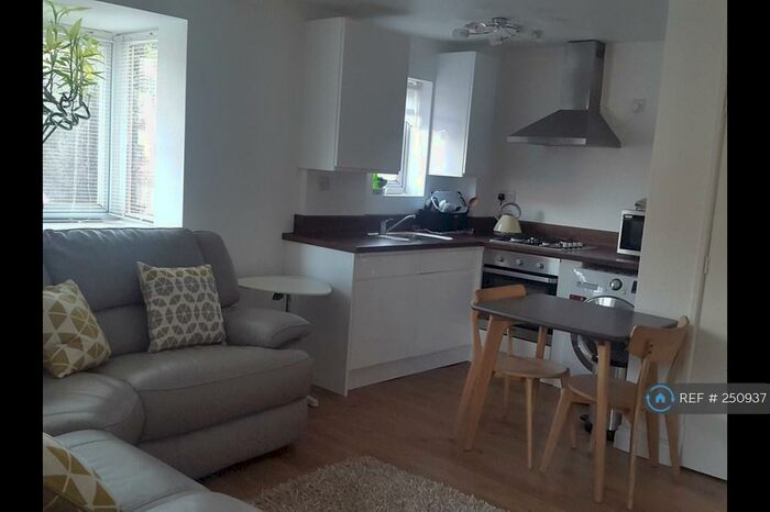 1 Bedroom End Of Terrace House To Rent In Halifield Drive, Belvedere, DA17