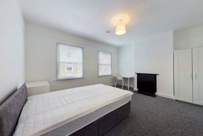 4 Bedroom House To Rent In Lower Thrift Street, Northampton, NN1