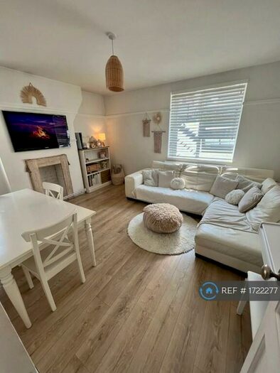 2 Bedroom Flat To Rent In Hathaway House, London, N1
