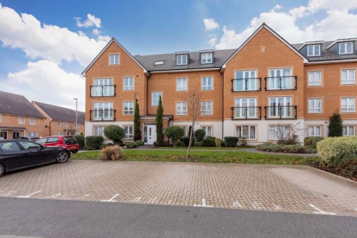 1 Bedroom Apartment For Sale In Kenyon Way, Langley, SL3