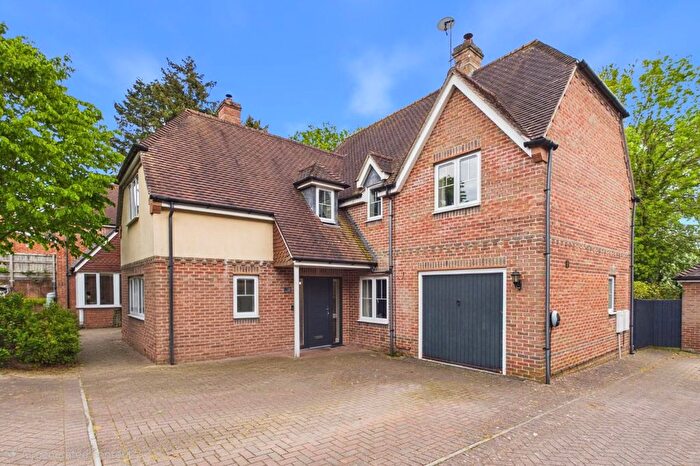 4 Bedroom Detached House For Sale In Haysoms Drive, Greenham, Thatcham, Berkshire, RG19