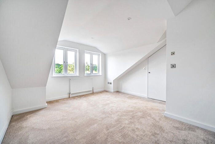 3 Bedroom Semi-Detached House For Sale In Windmill Road, Mortimer Common, Reading, Berkshire, RG7