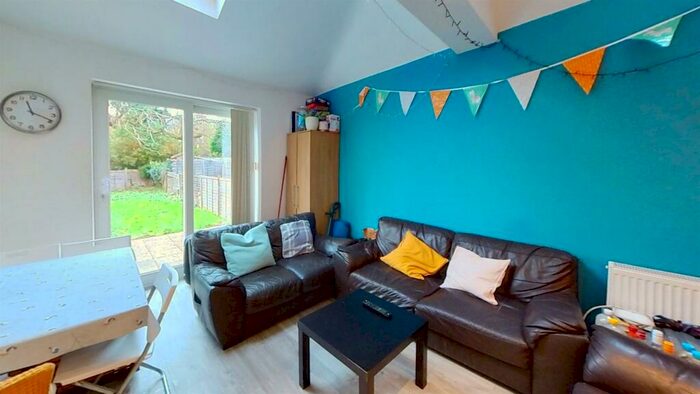 6 Bedroom House To Rent In Tiverton Road, Birmingham, B29