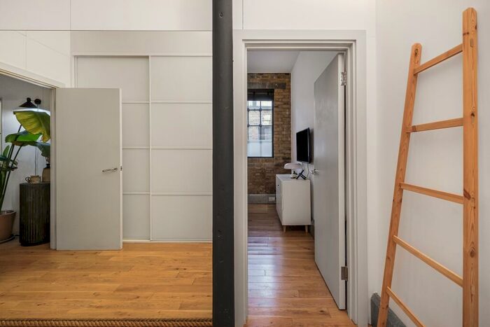 1 Bedroom Flat To Rent In Cyntra Place, Hackney, E8