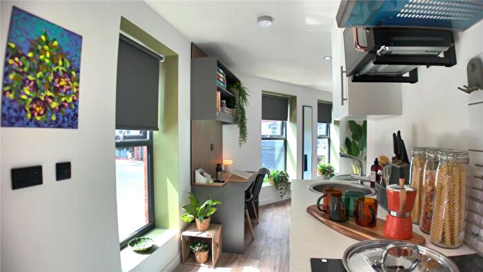 Apartment To Rent In - Pershore Road, Stirchley, Birmingham, B30