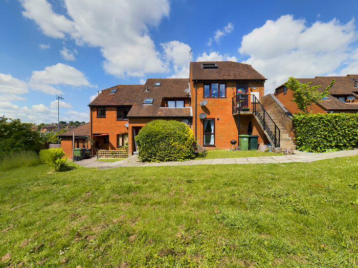 2 Bedroom Maisonette To Rent In Hamilton Court, Maitland Drive, High Wycombe, HP13