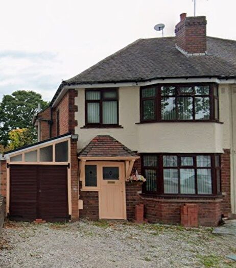 3 Bedroom Semi-detached House To Rent In Hobmoor Croft, Birmingham, B25