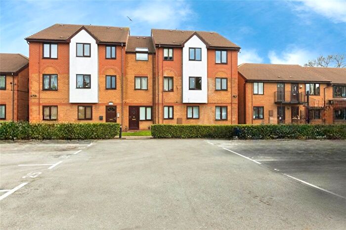1 Bedroom Flat For Sale In Woodford Court, Chequers Road, Gloucester, Gloucestershire, GL4