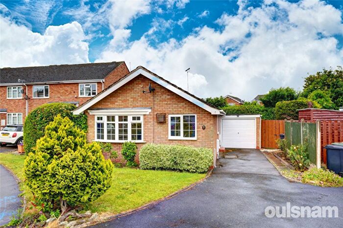 2 Bedroom Bungalow For Sale In Clayhall Road, Droitwich, Worcestershire, WR9