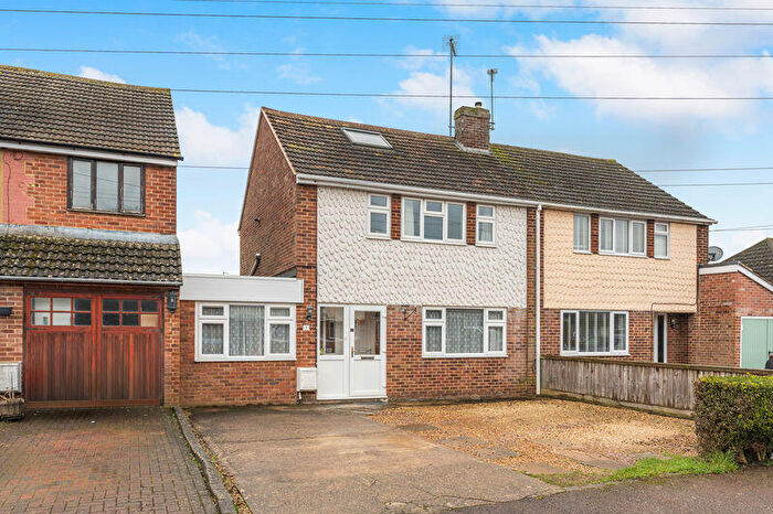 4 Bedroom Semi-Detached House For Sale In Elmscote Road, Banbury - Loft Conversion, OX16