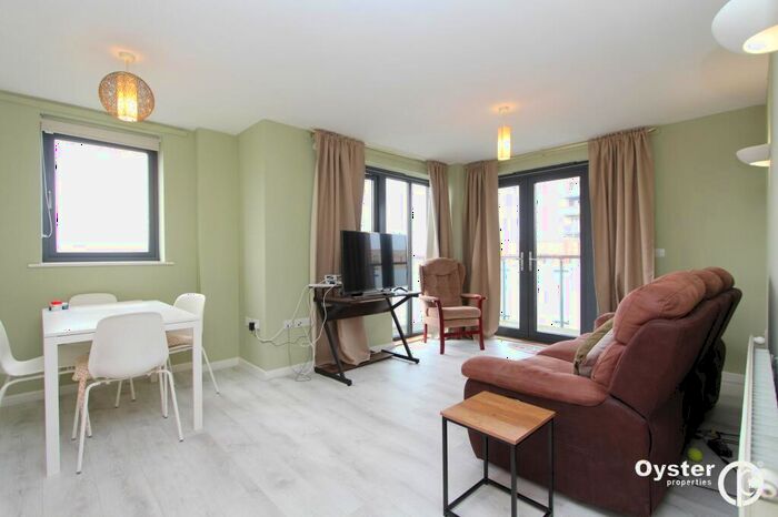 2 Bedroom Flat To Rent In Penniwell Close, Chantry Court, HA8