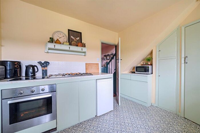 3 Bedroom Terraced House For Sale In Plains Avenue, Maidstone, ME15 - Photo 3