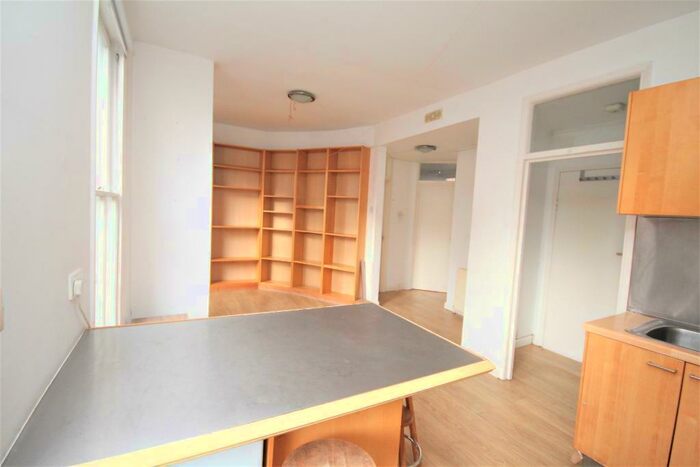 2 Bedroom Flat To Rent In Hoxton Street, Hoxton, London, N1