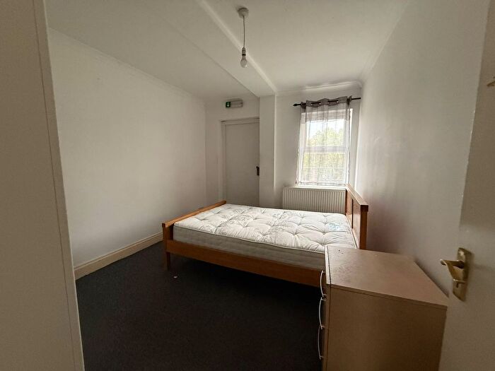2 Bedroom Flat To Rent In Raven Row, London, E1