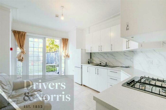 5 Bedroom Terraced House To Rent In Boreham Road, Turnpike Lane, London, N22