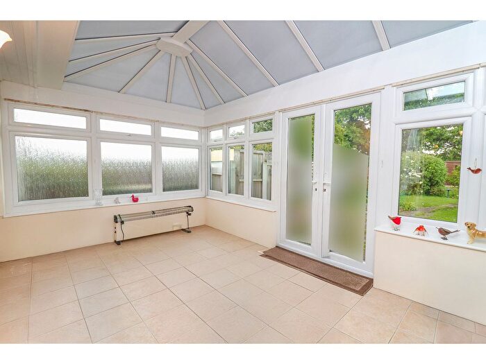 2 Bedroom Semi-Detached Bungalow For Sale In Rectory Road, Hawkwell, SS5