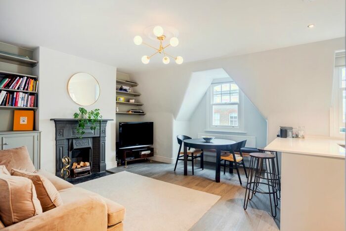 2 Bedroom Flat To Rent In Parsons Green Lane, London, SW6