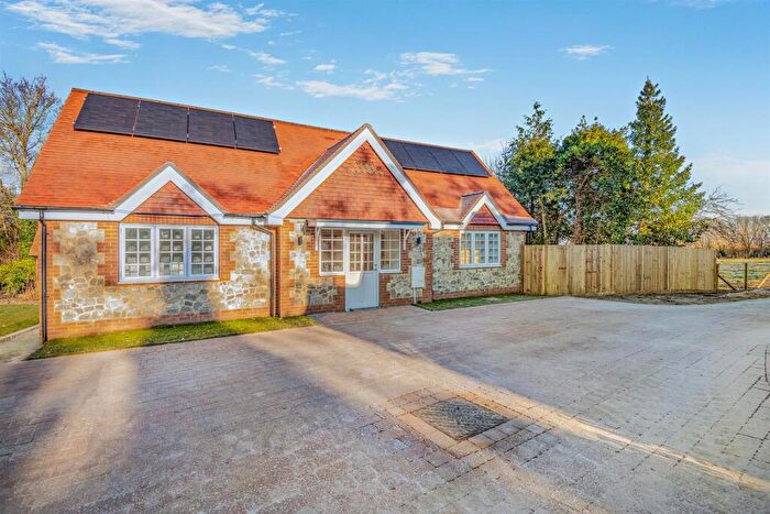 2 Bedroom Bungalow For Sale In Charlton Lane, West Farleigh, Maidstone, ME15