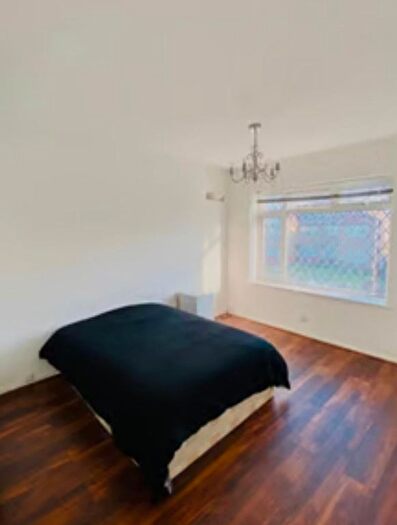 2 Bedroom Maisonette To Rent In Warren Road, Chingford, London, E4