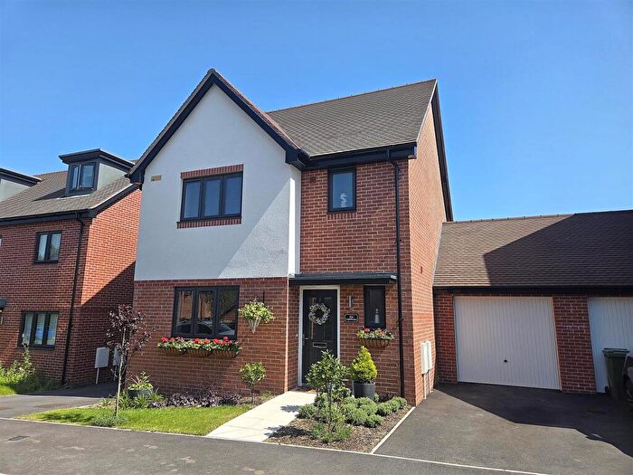 3 Bedroom Detached House For Sale In Heaviside Road, Whiteley, PO15