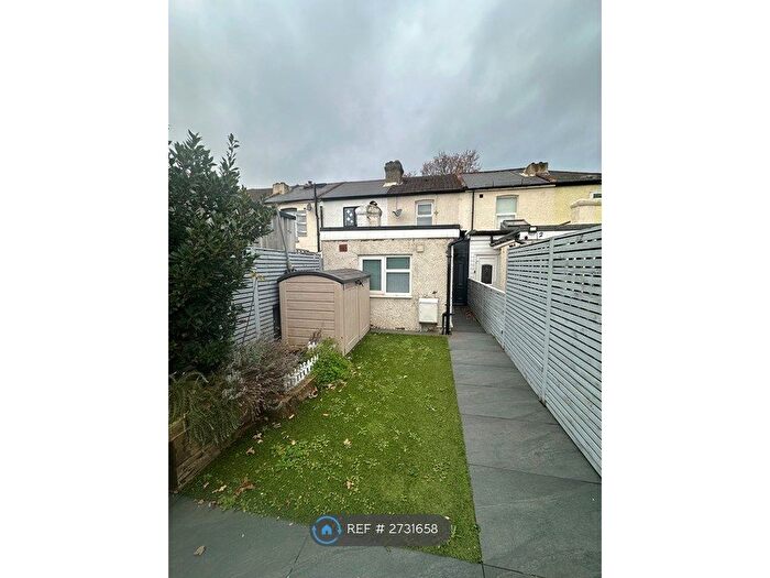 2 Bedroom Detached House To Rent In Spencer Place, Croydon, CR0