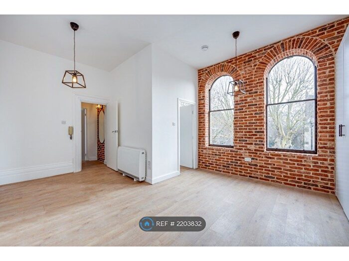 Studio To Rent In Selhurst Road, London, SE25