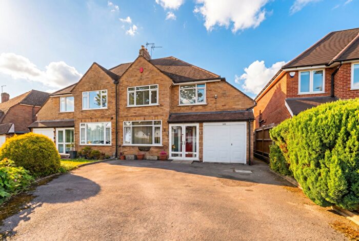 3 Bedroom Semi Detached House For Sale In Danford Lane, Solihull, B91