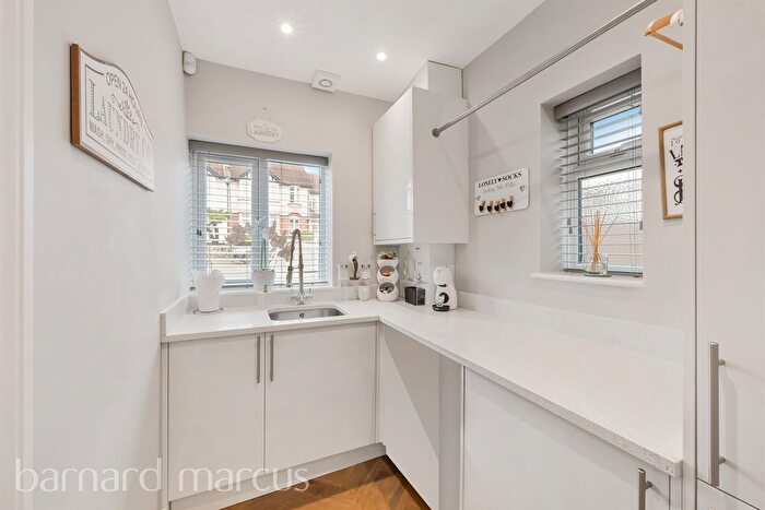 5 Bedroom Detached House For Sale In Sandy Lane South, Wallington, SM6
