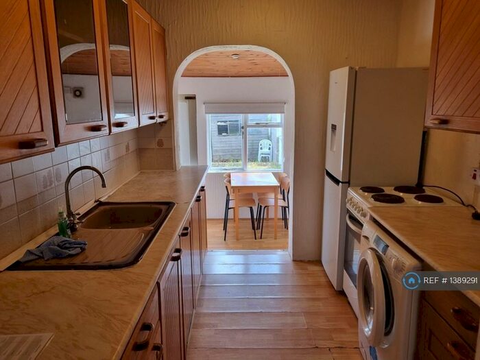 4 Bedroom Terraced House To Rent In Parkstone Avenue, Bristol, BS7