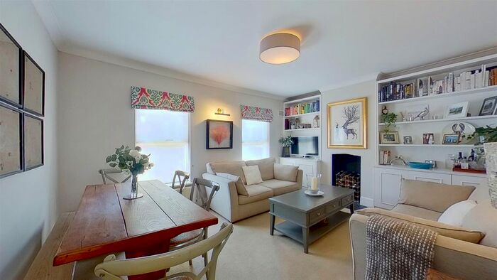 2 Bedroom Flat To Rent In Garratt Lane, London, SW18